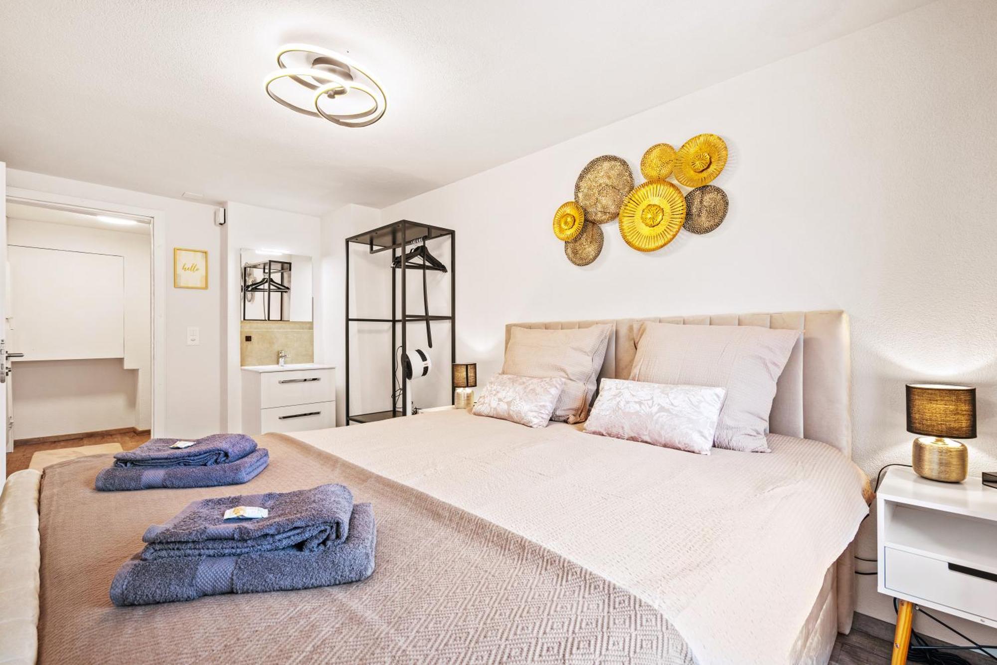 A&y Lakehouse Golden Swan Lucerne